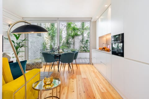 Apartment, 1 Bedroom, Non Smoking | Living room | Flat-screen TV