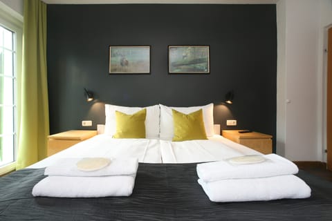 Basic Twin Room | Free WiFi, bed sheets