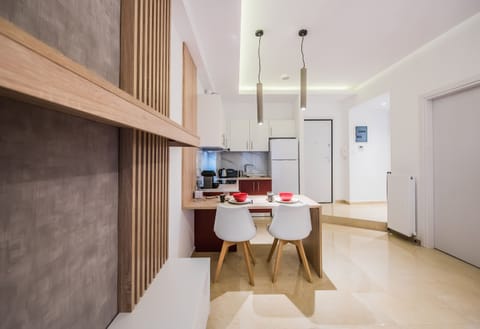 Deluxe Apartment, 1 Bedroom | In-room dining