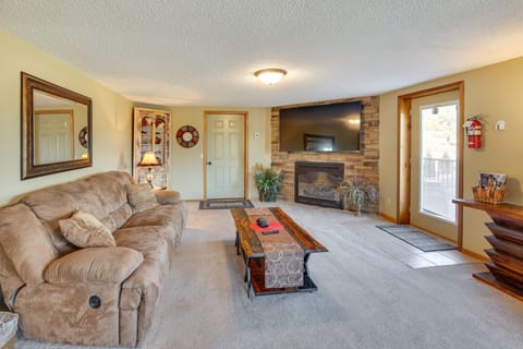 Hill City Vacation Rental | 4BR | 3BA | 2,688 Sq Ft | Stairs Required