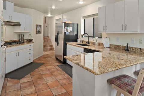 Fully-equipped kitchen