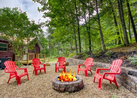 Fire Pit - Enjoy "Cedar Charm" with family & friends