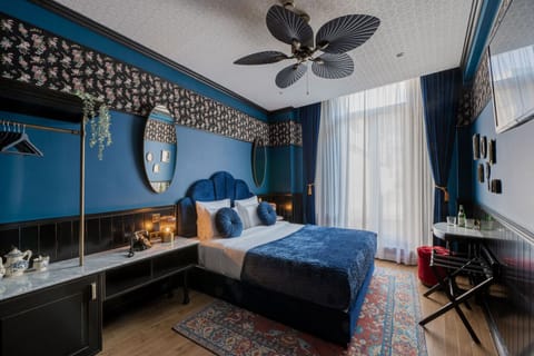 Triple Room | In-room safe, desk, iron/ironing board, free cribs/infant beds