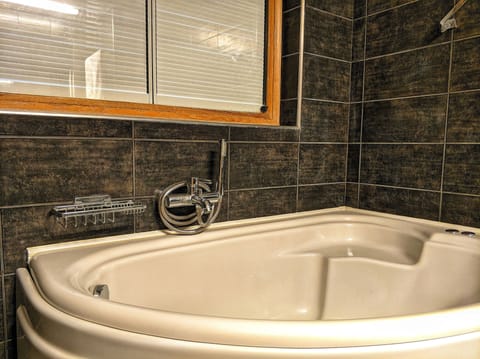 Double Room | Deep soaking bathtub