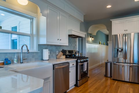 Easy to cook a fine meal for your group in our country-style kit