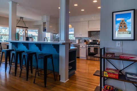 Extra Large Kitchen with full size stainless steel appliances