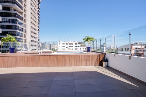 Marvelous Communal Rooftop Pool Area