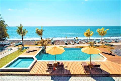 Outdoor pool, sun loungers