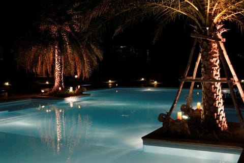 2 outdoor pools, pool umbrellas, sun loungers