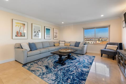 Spacious living room with a pull-out couch