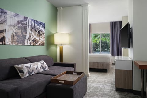 Desk, iron/ironing board, WiFi (free), bed sheets
