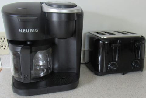 Keurig Combo Coffee and Tea: a carafe or individual cups. A wide mouth toaster