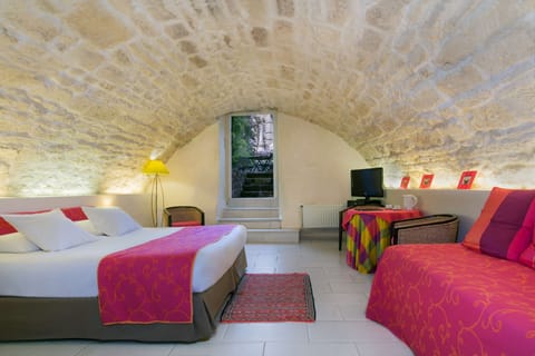 Executive Room, 1 King Bed, Non Smoking, Garden View | Premium bedding, in-room safe, desk, soundproofing