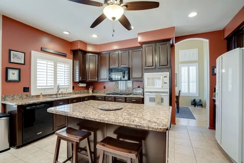 Well equipped kitchen