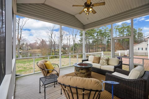Main Level Screened Deck.1