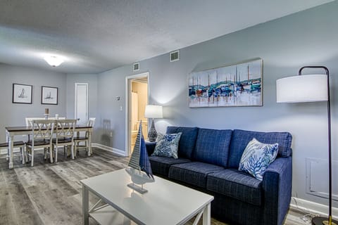 Open kitchen/dining area/living area