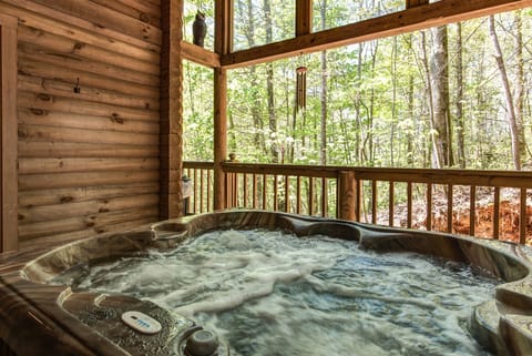 Studio (1 Bedroom) | Property amenity