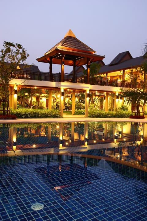 Outdoor pool, pool umbrellas
