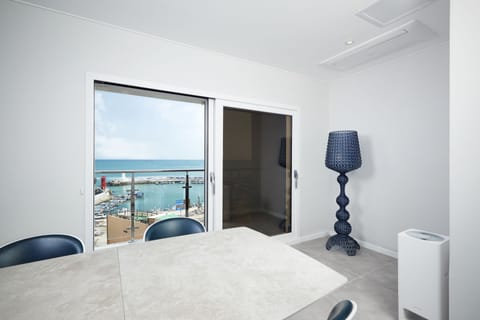 Signature A - 5 free OTT services[Netflix, Tving, Watcha, Disney, Apple] | View from room