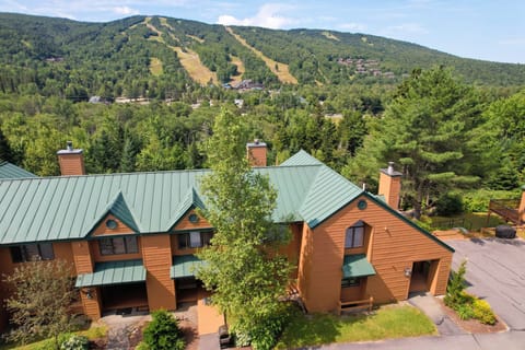 Nestled in the highly sought-after Mount Washington Place, this beautifully updated townhome offers the perfect balance of comfort and adventure.