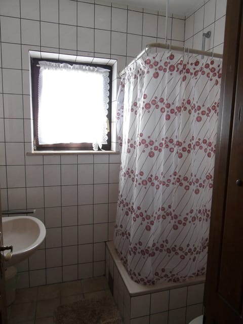 Standard Double or Twin Room | Bathroom | Slippers, towels