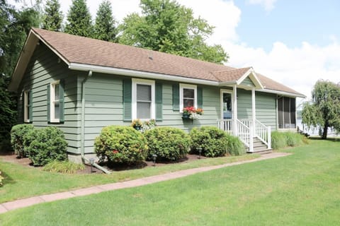 House, 2 Bedrooms | Exterior