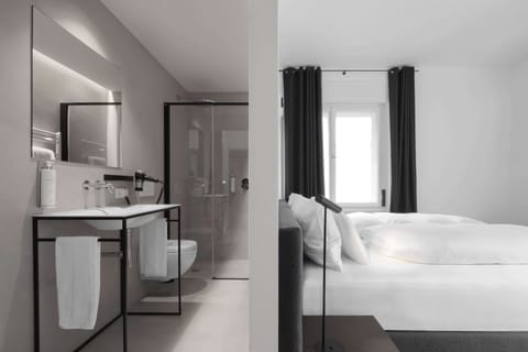 Classic Room, Balcony, Mountain View | Premium bedding, down comforters, free WiFi, bed sheets