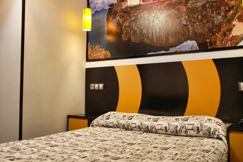 Single Room | In-room safe, individually decorated, individually furnished, desk