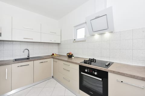 Villa, 3 Bedrooms, Private Pool, Pool View | Private kitchen | Microwave, oven, stovetop, dishwasher