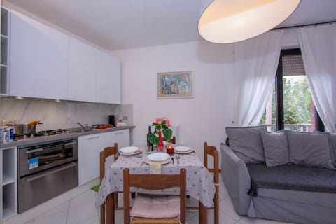 Family Apartment, Multiple Bedrooms (Francesca 2 600m From Sea) | Interior