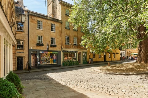 Mignon House, Located in the most beautiful and peaceful square in the very heart of the city of Bath