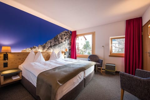 Comfort Double Room | In-room safe, desk, soundproofing, rollaway beds