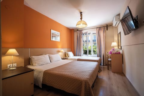 Triple Room, Ensuite | 1 bedroom, Egyptian cotton sheets, hypo-allergenic bedding