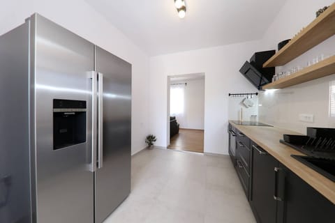 Apartment, 2 Bedrooms, Terrace | Interior