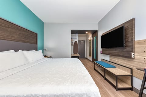 In-room safe, desk, laptop workspace, blackout drapes