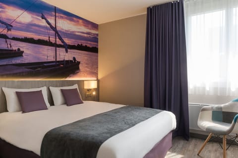 Double Room | Desk, iron/ironing board, free WiFi, bed sheets