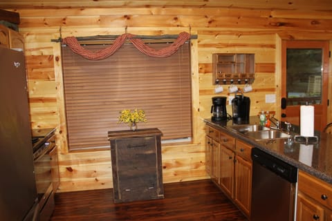 Beautiful, fully-equipped kitchen. All you'll need is food.

