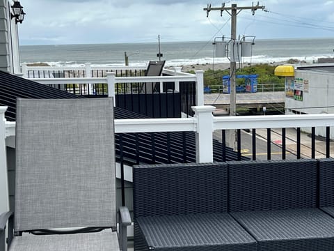 Third floor deck