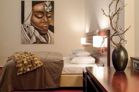 Superior Double Room | Hypo-allergenic bedding, down comforters, minibar, in-room safe