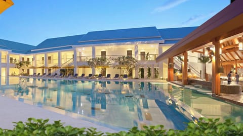 3 outdoor pools, sun loungers
