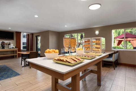 Free daily buffet breakfast
