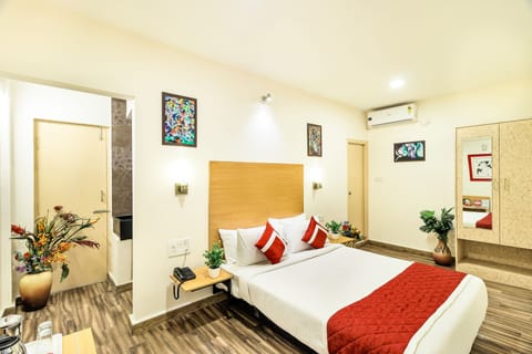 Executive Room | In-room safe, desk, iron/ironing board, free WiFi