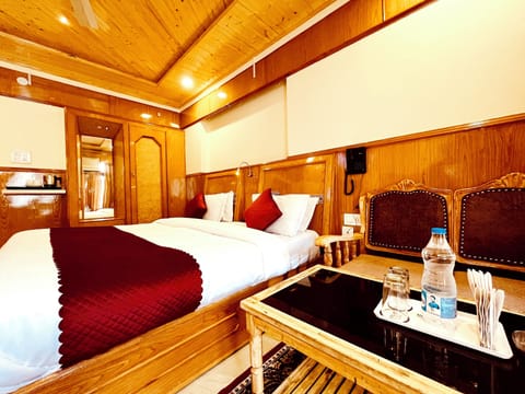 Premier Room | Memory foam beds, rollaway beds, free WiFi, bed sheets
