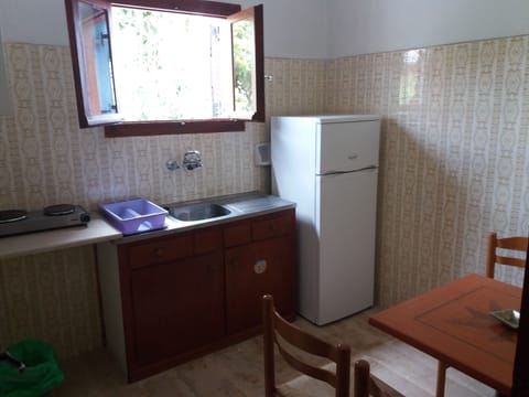 Apartment | Private kitchen | Full-size fridge, oven, stovetop, coffee/tea maker