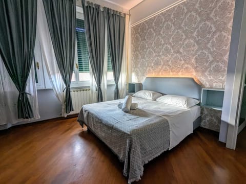 Quadruple Room | In-room safe, desk, soundproofing, cribs/infant beds