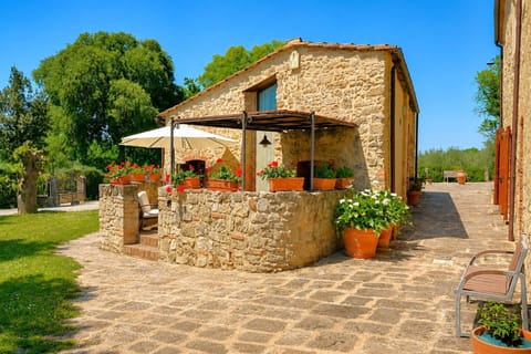 Garden, Cottage, Farmhouse, Shade, Landscaping, Estate, Yard, Backyard, Stone Wall, Hacienda