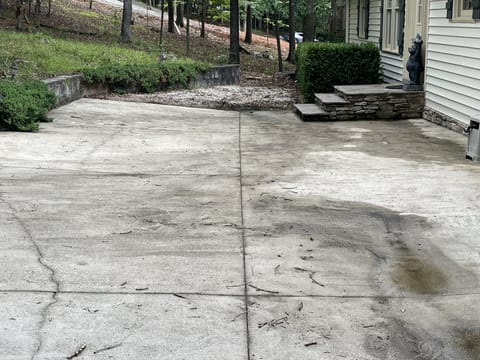 Lots of parking for family & friends. Park your boat trailer at front of house. 