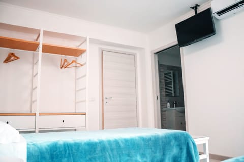 Deluxe Double or Twin Room (Vespucci) | Desk, soundproofing, free WiFi, bed sheets