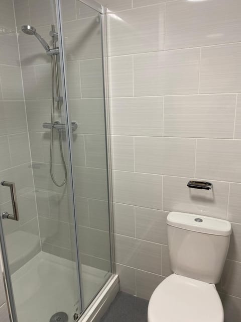 Shower, free toiletries, hair dryer, towels