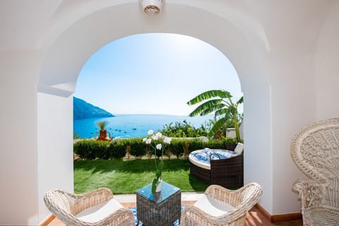 Royal Suite, 1 Queen Bed, Jetted Tub, Sea View (CMR Royal Suite) | Terrace/patio